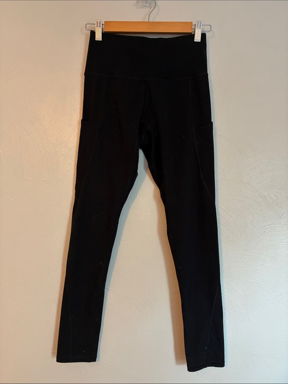 Black Cotton High-Waist Leggings with Side Pockets